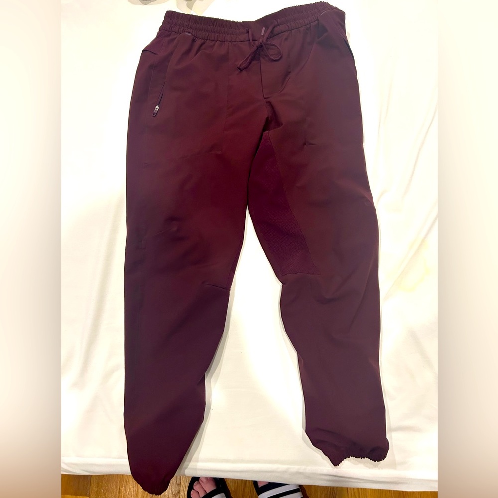 Lululemon Large marroon joggers nwot